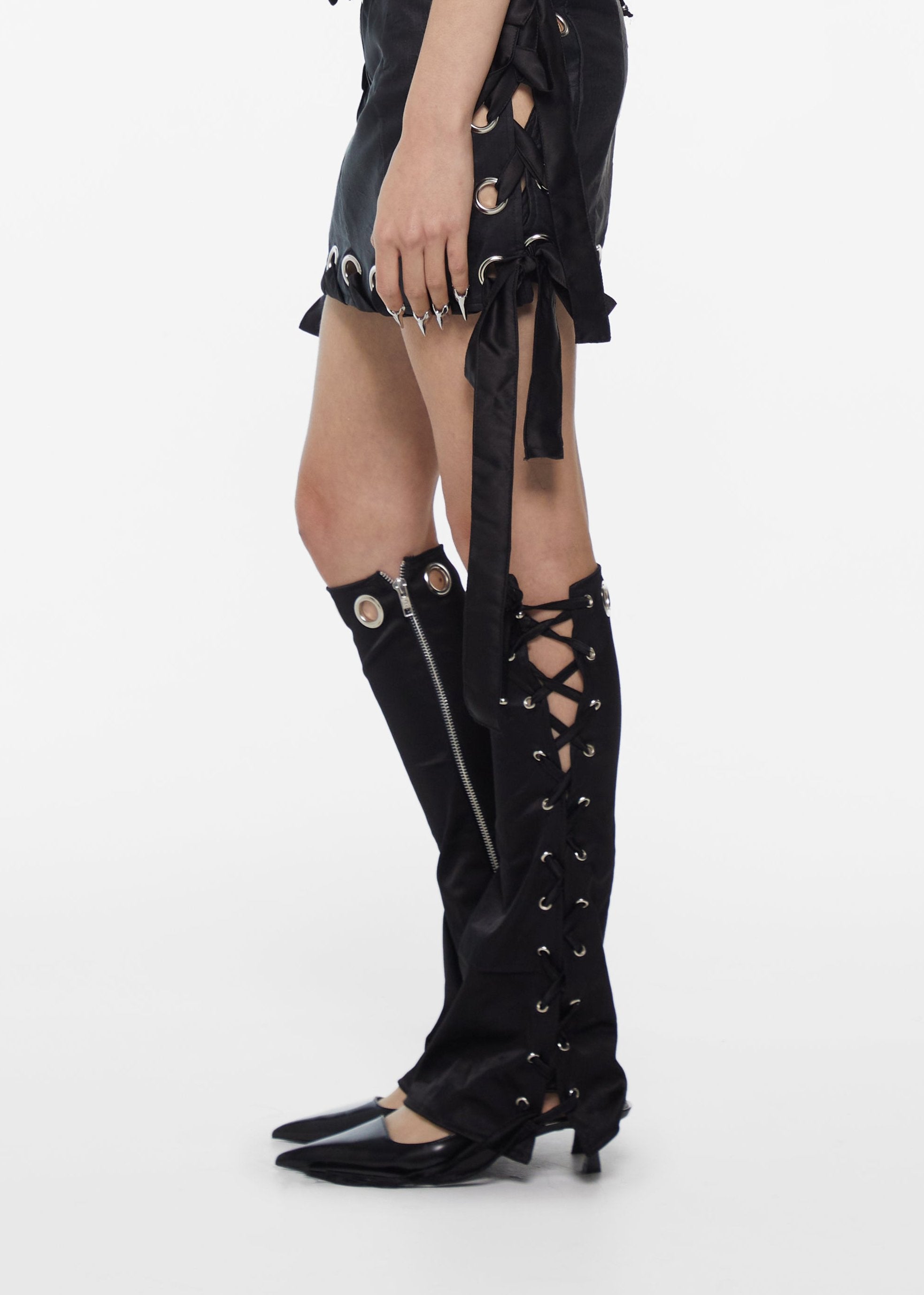 Eyelet Leg Warmers Black